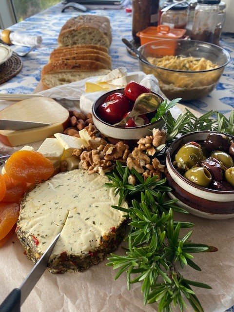 We have plenty or dishes to present your food on