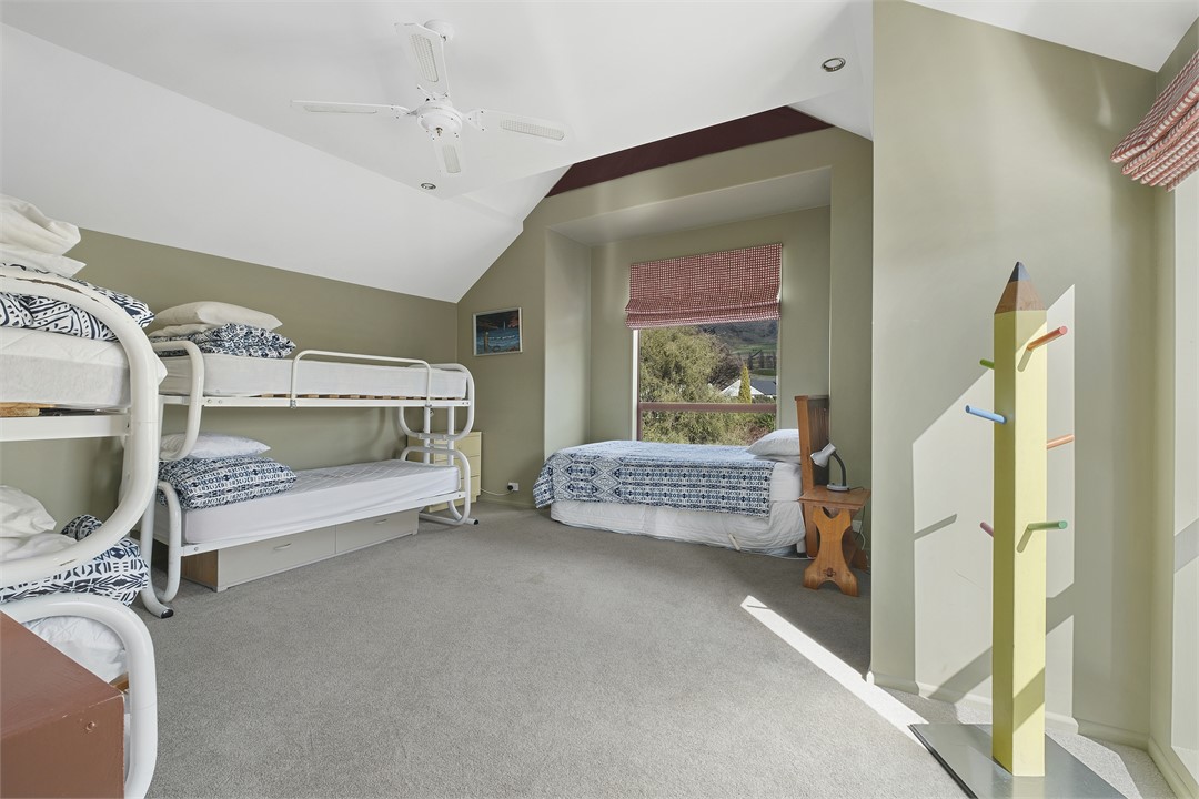 Upstairs bedroom 2