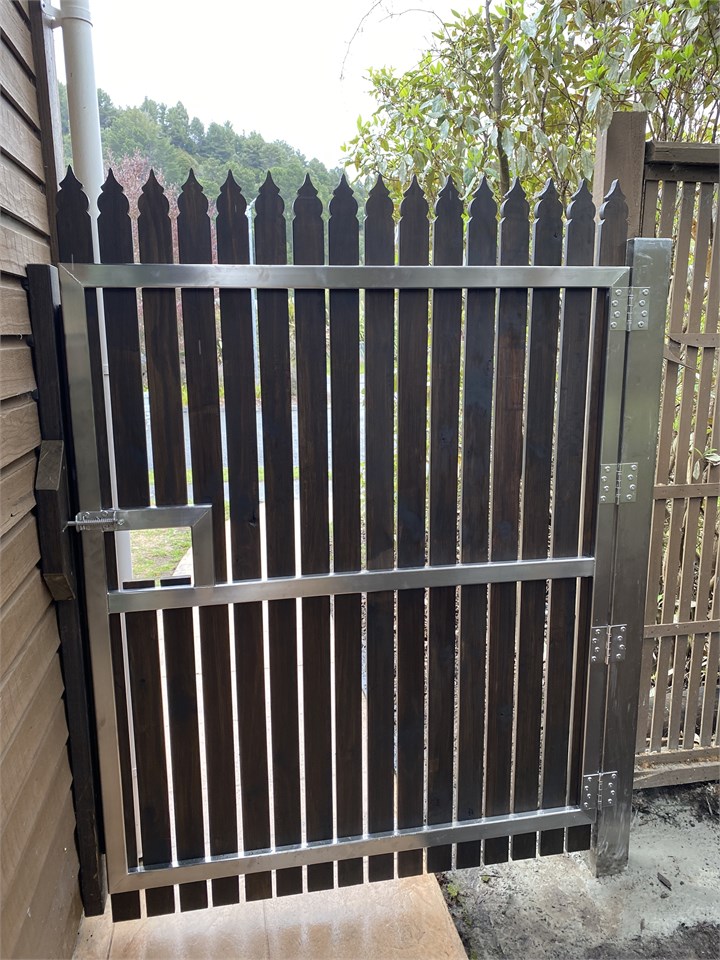 Pathway entrance gate