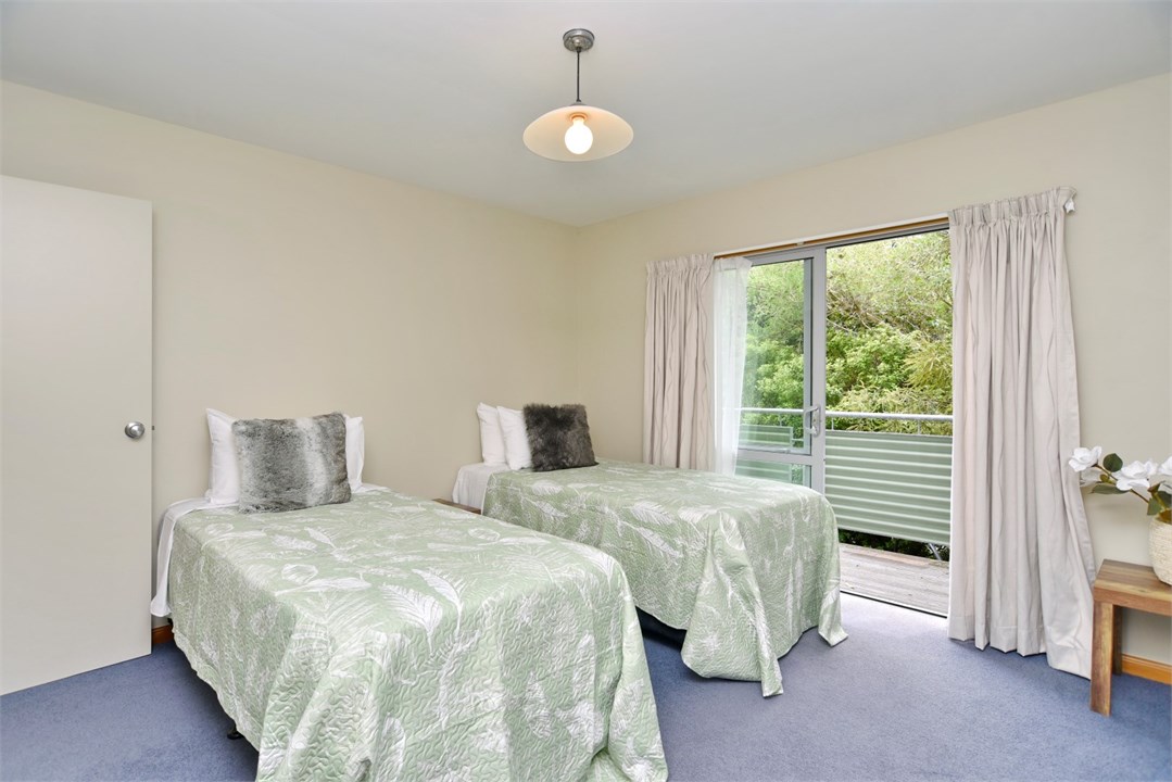 Bedroom 3 has 2 Single beds