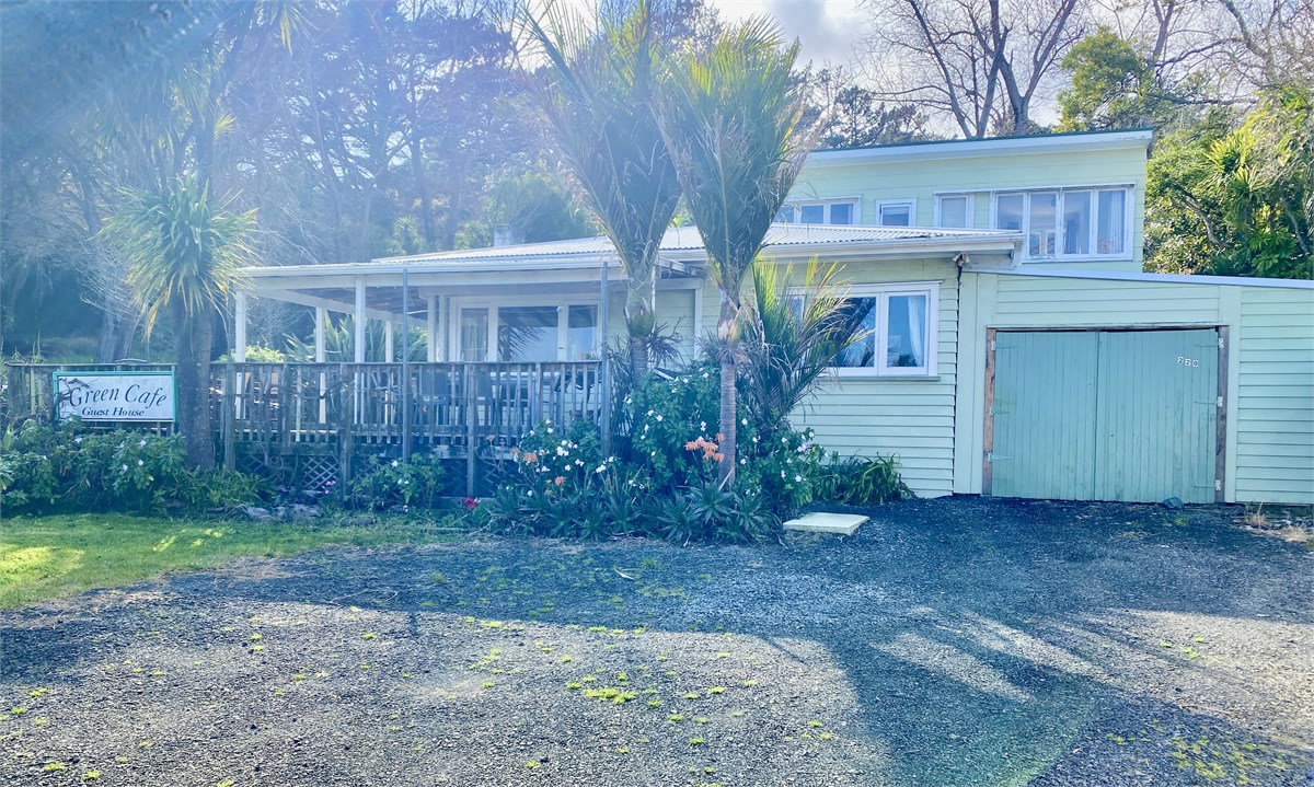 Large decks with views to dunes