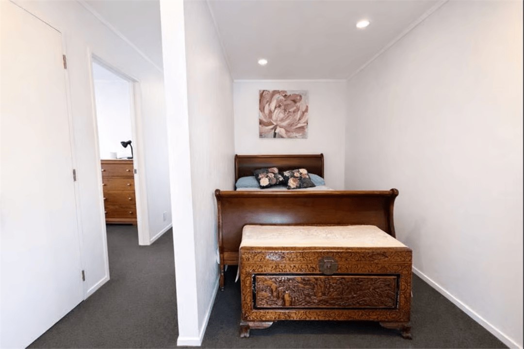 Cosy tucked-away bed nook