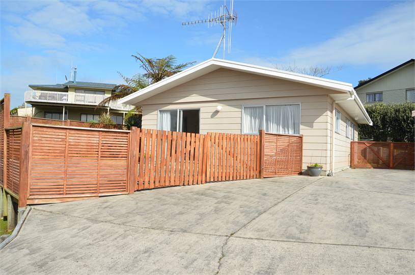 Angus Lane beach house Waihi Beach Beach House for rent Holiday Houses