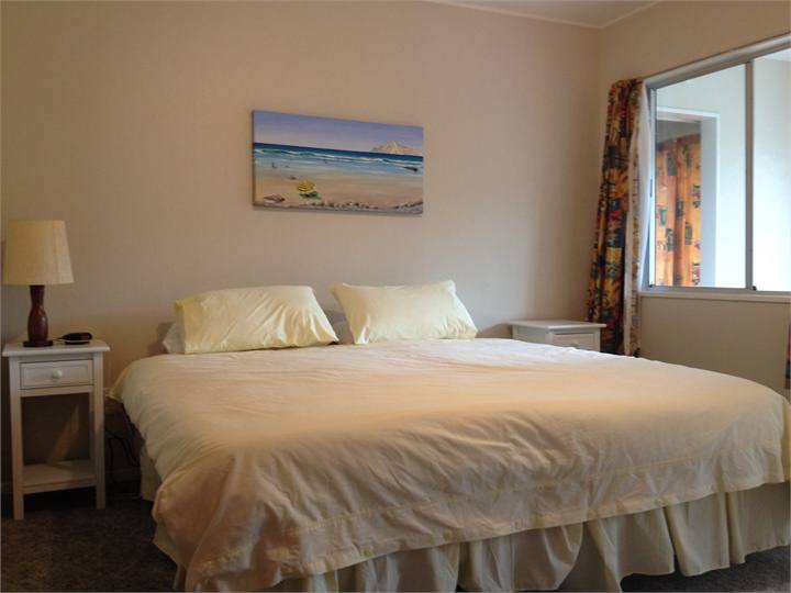 Downstairs bedroom bed can be 2 singles