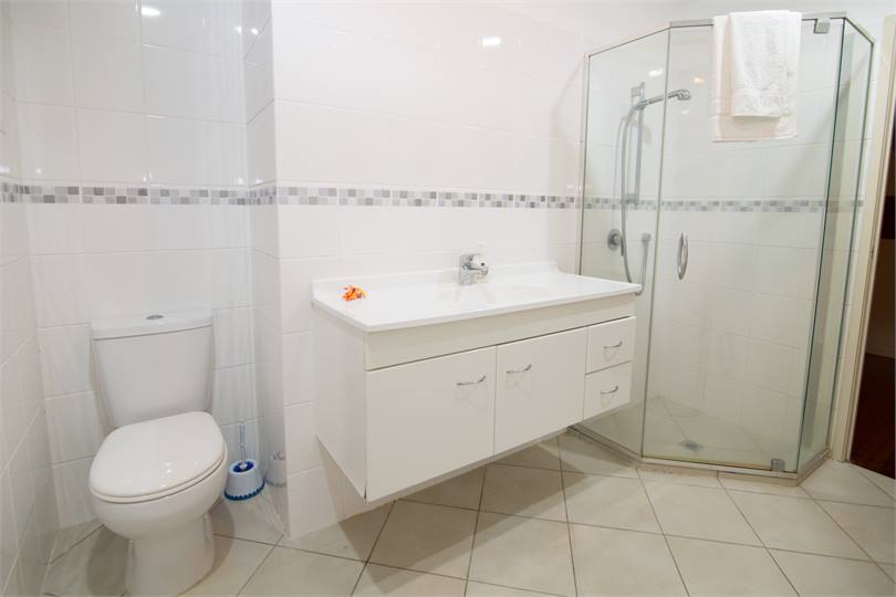 Upstairs bathroom incl bath