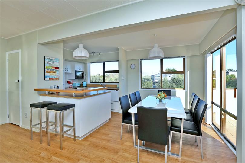 Kitchen & dining room