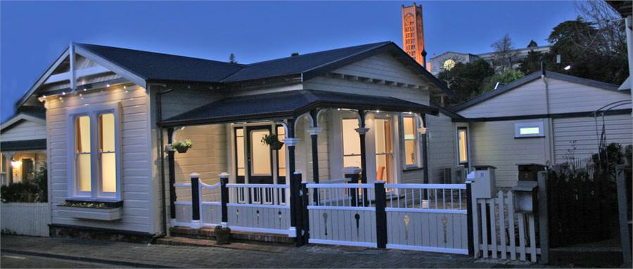 Sojourn Cottage in historic South Street with Nels