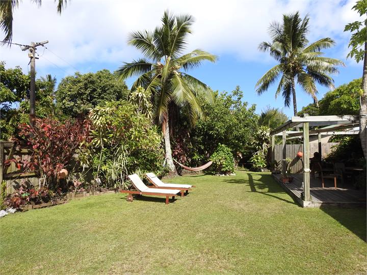 Private grounds with hammocks and outdoor shower