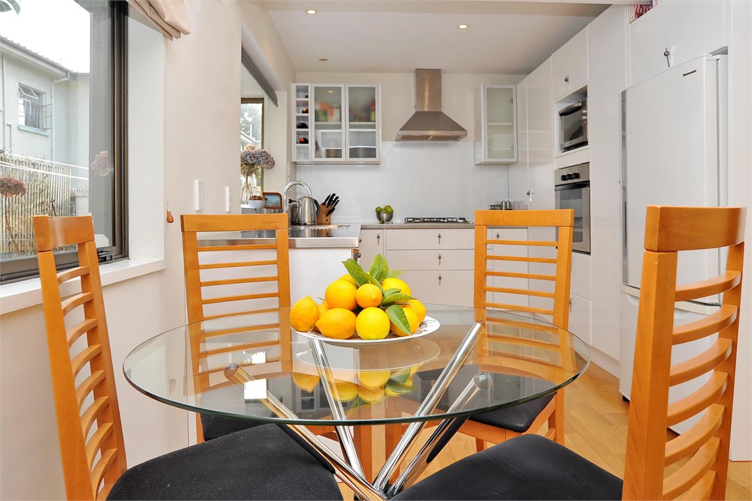 Dining area that seats 4 people