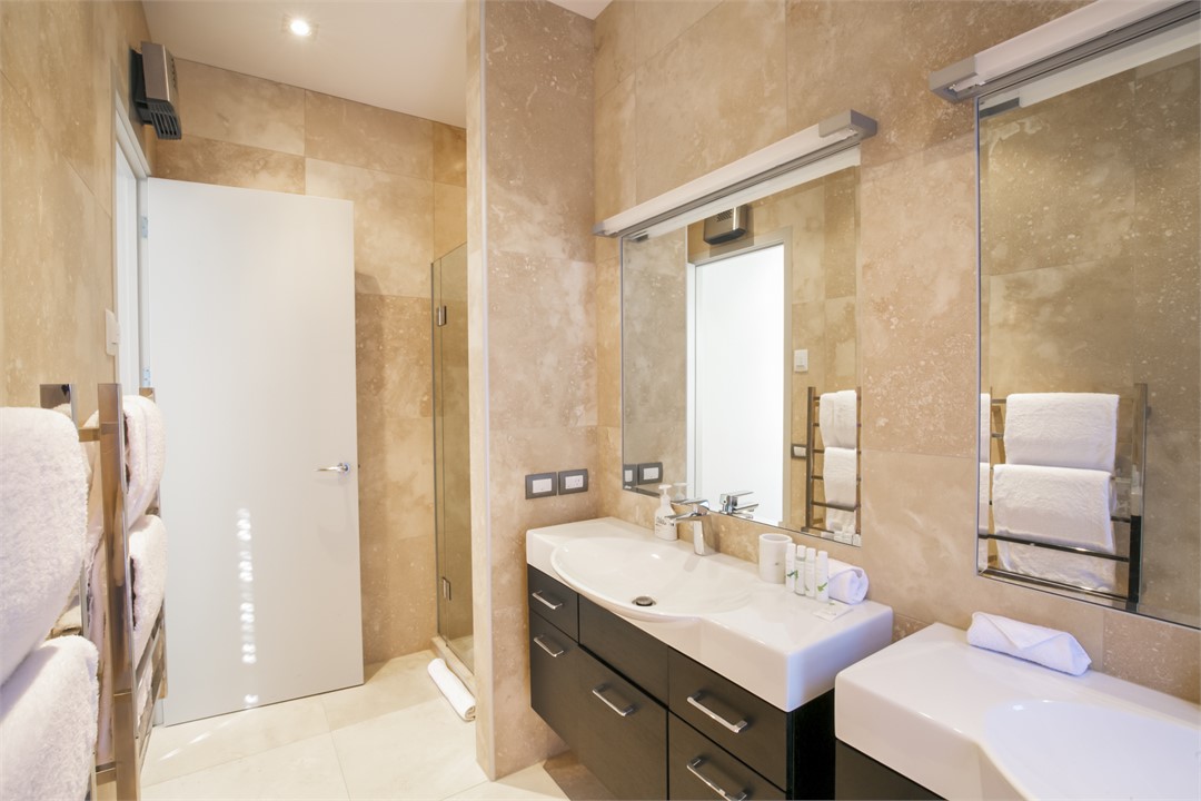 Master bedroom Ensuite