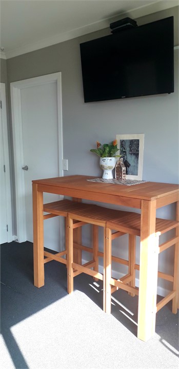 Bar leaner for dining.(no kitchen table available)