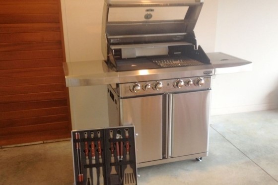 Montana 4 Burner + Wok burner Stainless Steel BBQ