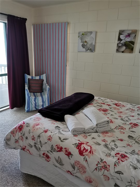 Oceanfront main bedroom