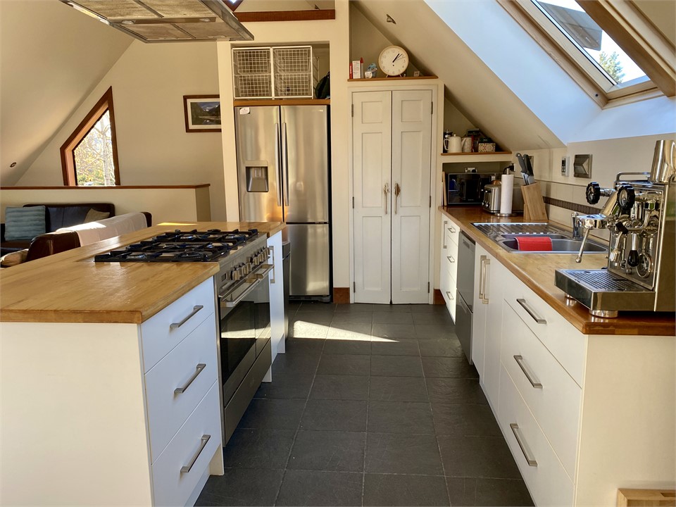 Well equipped kitchen