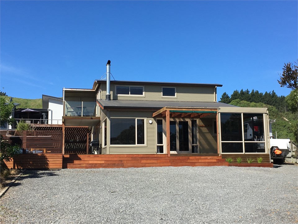 Barlow's Bach Kaikoura Holiday Home for rent Holiday Houses