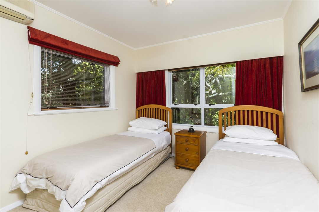 Bedroom 3 with Single + Single beds