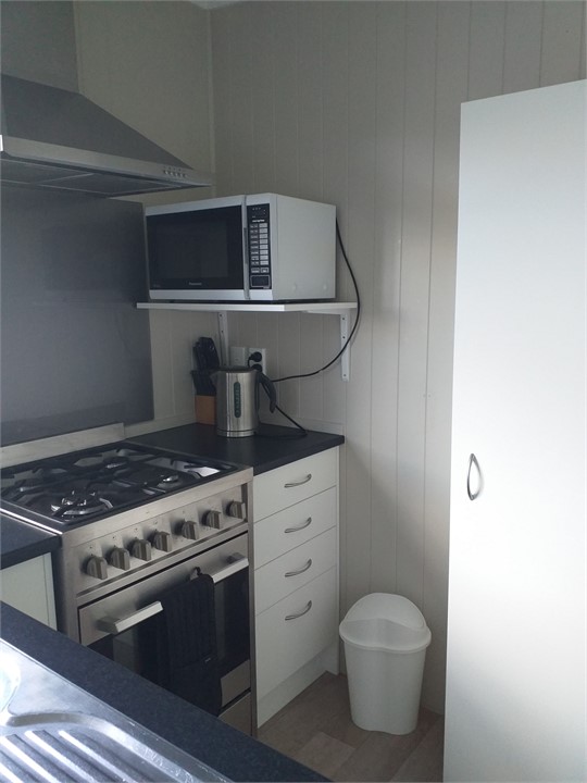 Kitchen - oven and microwave