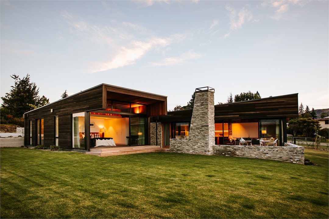 Three Peaks House | Sleeps 10 | Lake Views | O