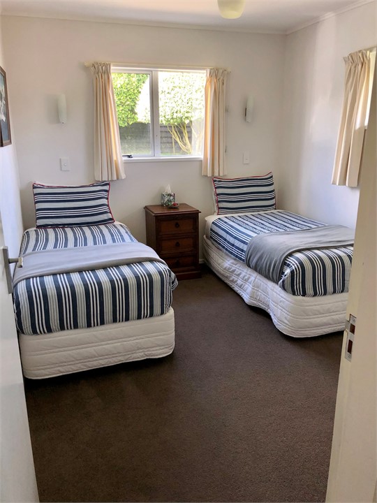 2nd Bedroom 2 single beds