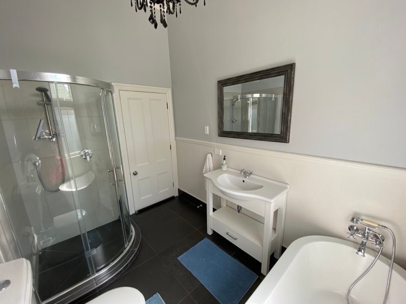 Main bathroom