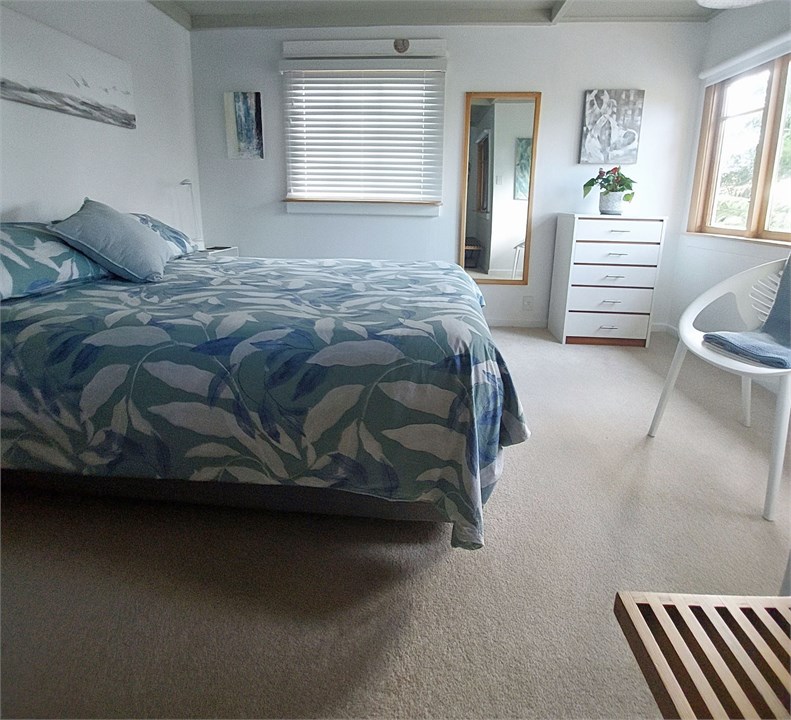 Bedroom 1. Queen Bed