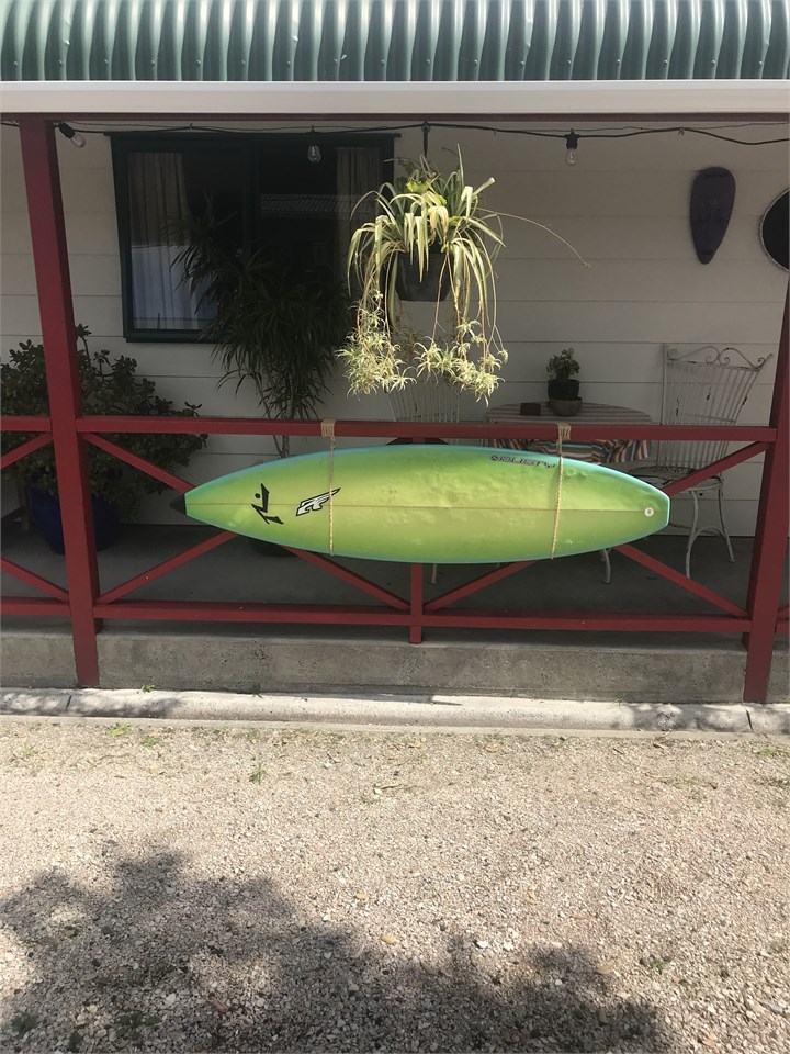 Another view of the front verenda at Karikari Lodg