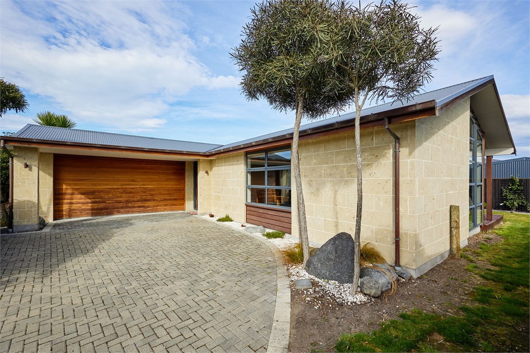 Whanau Retreat Kaikoura Holiday Home for rent Holiday Houses