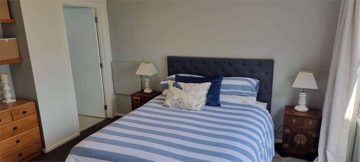 Master queen bedroom with refurbished en-suite. Wa