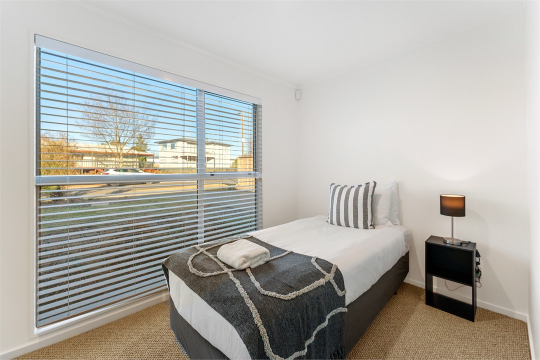 Bedroom 4 with single bed