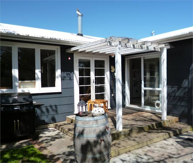 Raumati Vitamin Sea Kapiti Coast Beach House for rent Holiday Houses