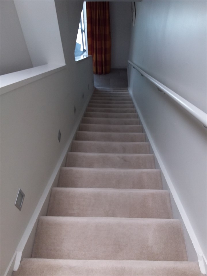 Internal stairs to bedrooms/bathrooms 16 stairs