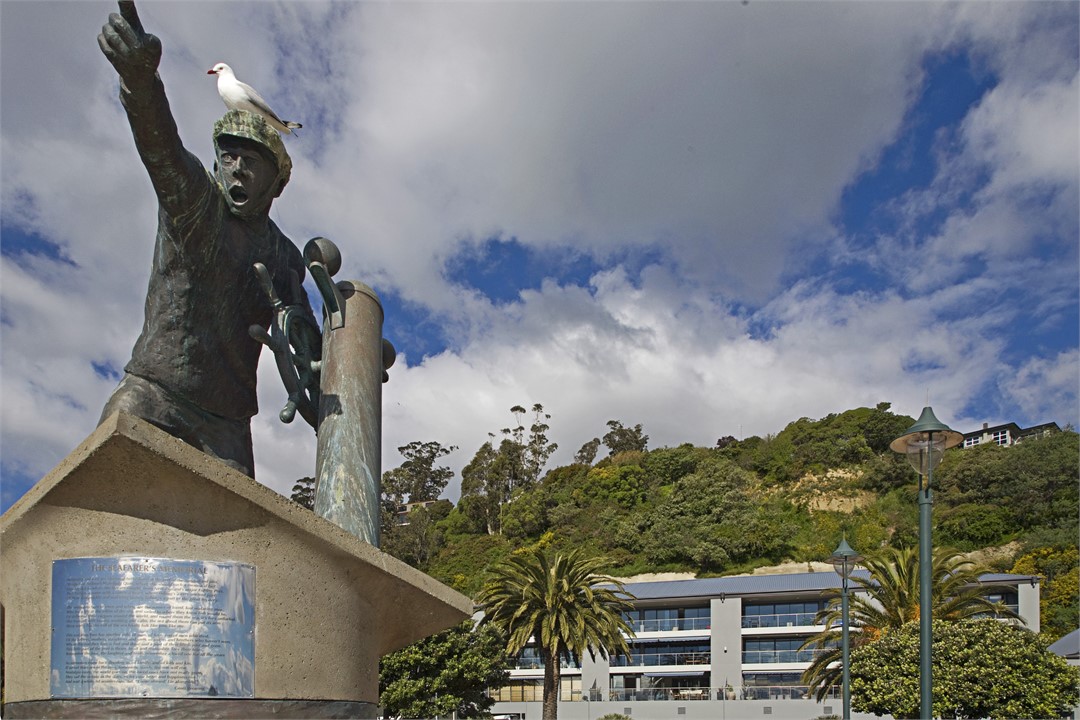 Nearby Connolly Quay - popular with local fishers!