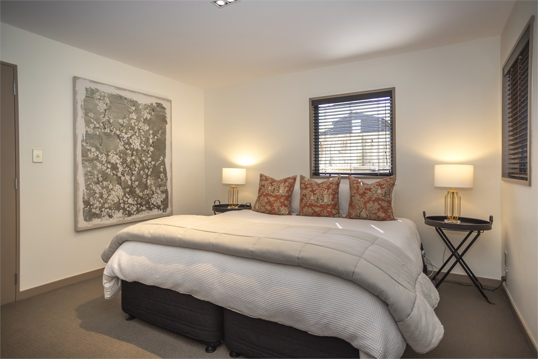 Downstairs Forest room, Super King or 3 singles