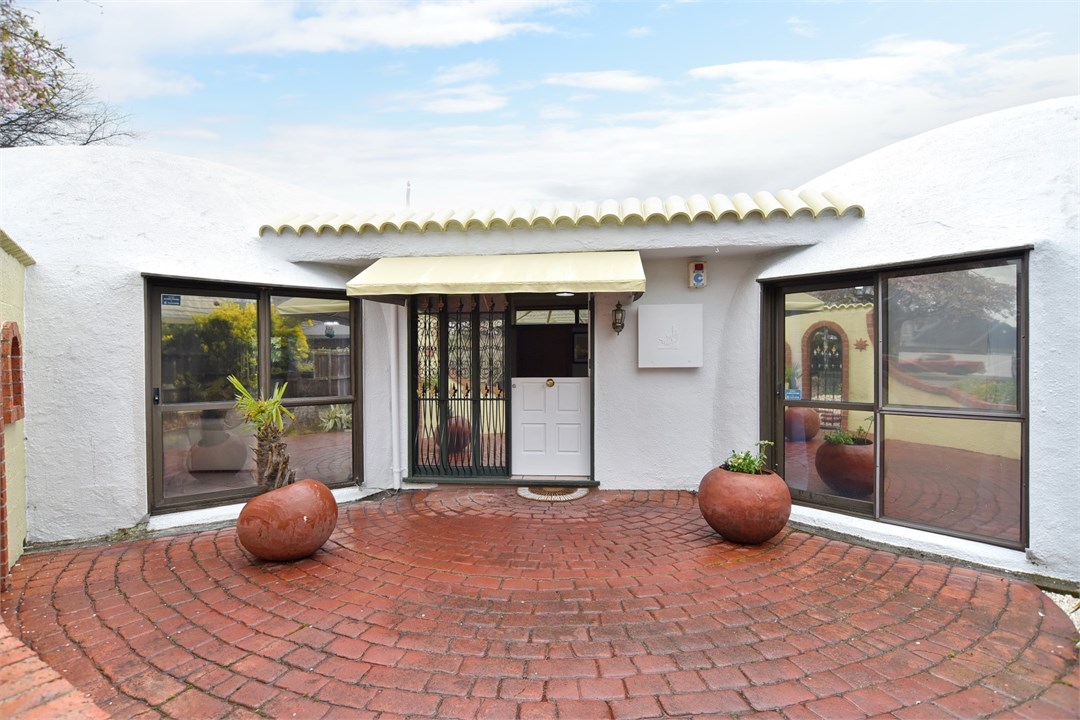 View of the property building and front entrance