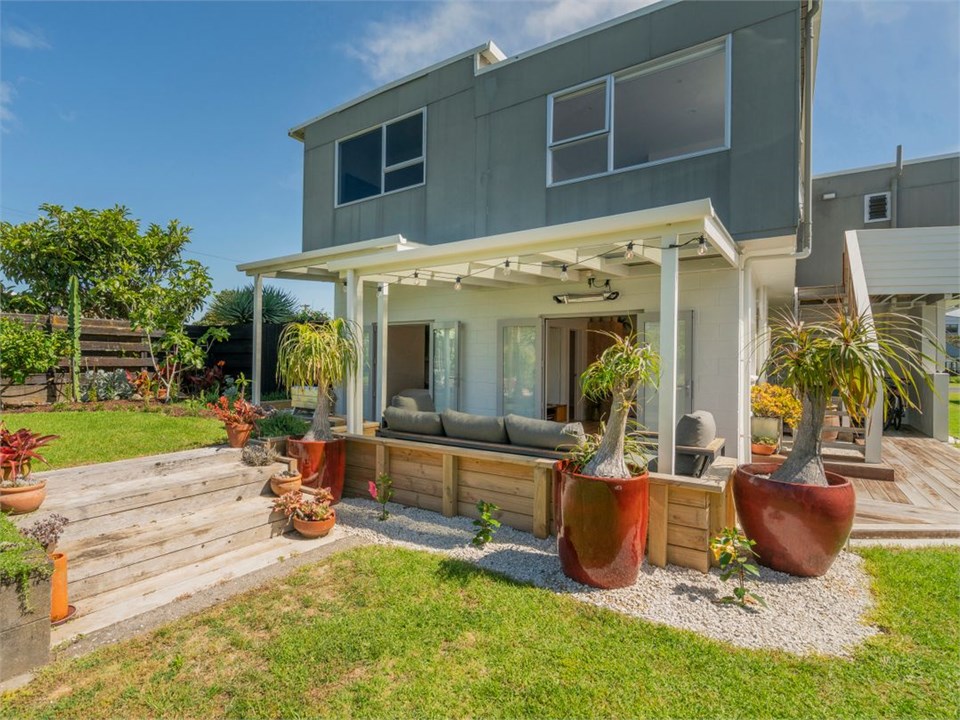 Coast Awhile (Bachcare) Whangamata Holiday Home for rent Holiday Houses