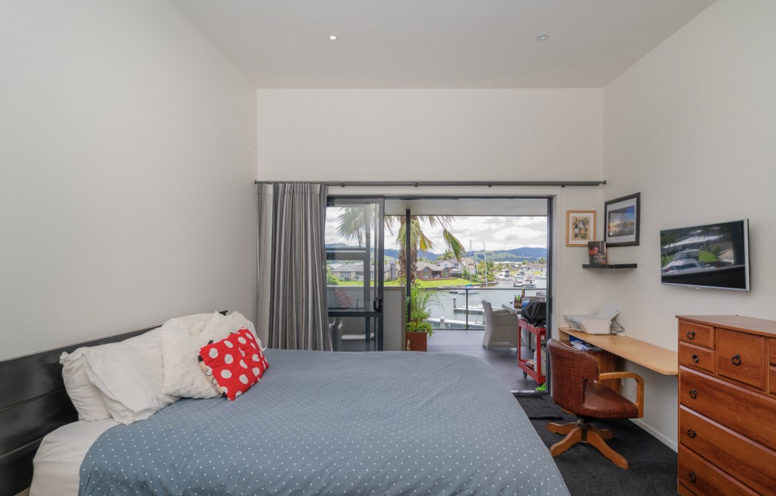 main bedroom with ensuite