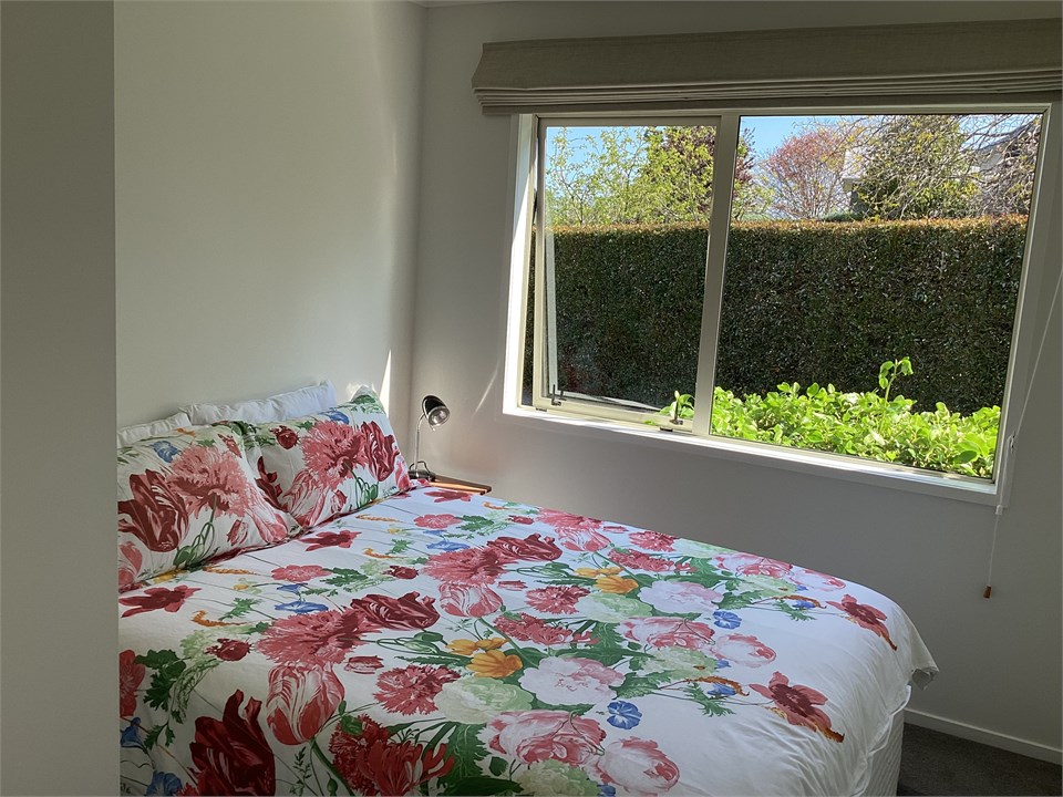 Bedroom 2 with Queen bed