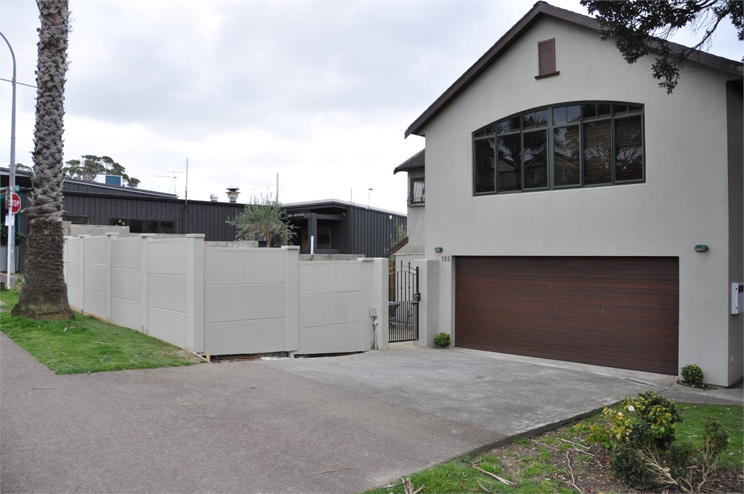 Front of 4 bedroom side