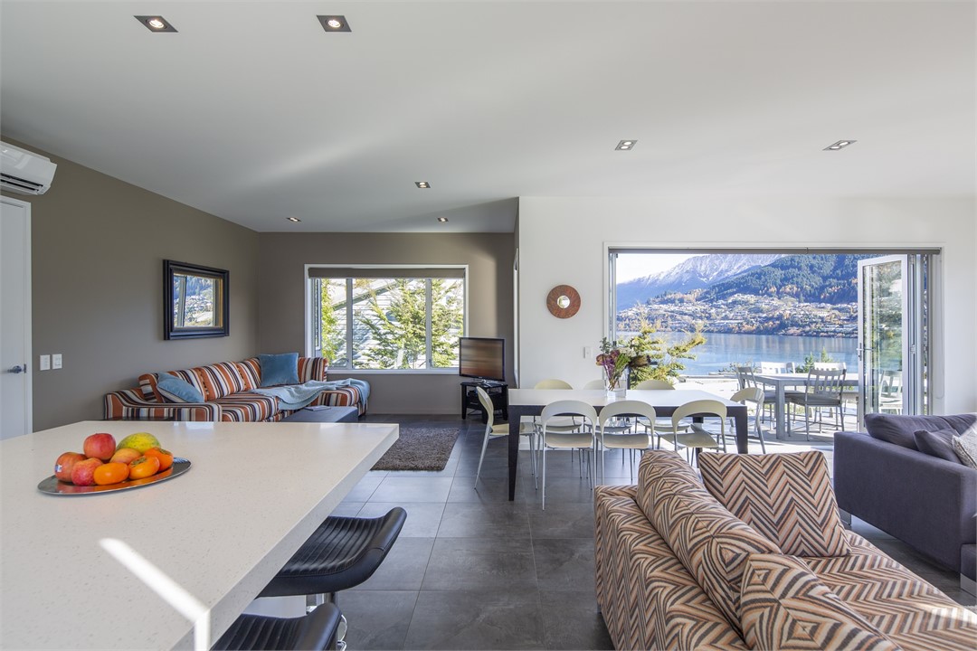 Light and bright living spaces