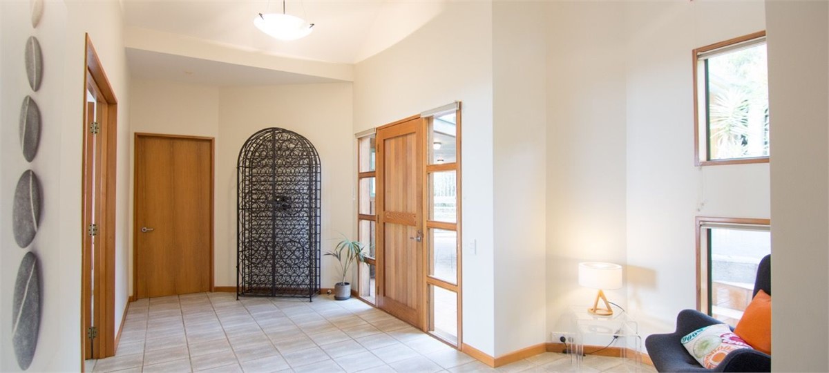 Entry & hall to bedroom wing