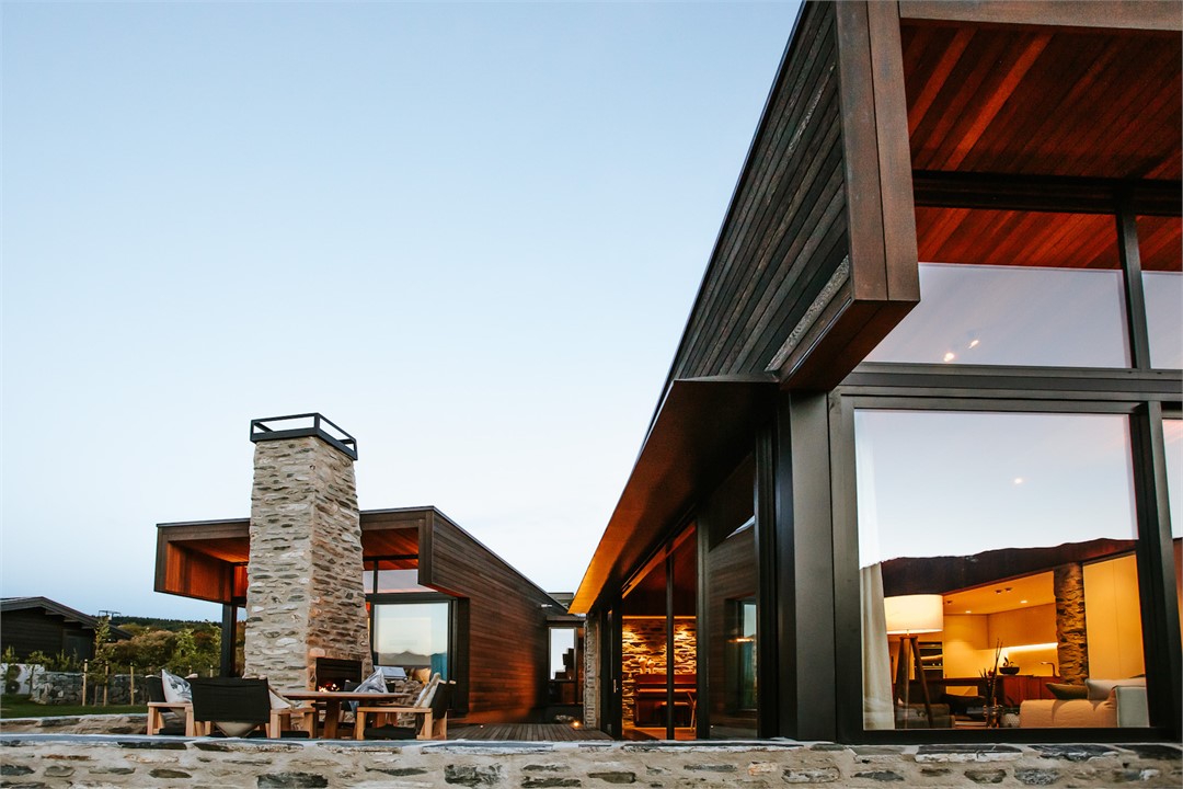 Three Peaks House | Sleeps 10 | Lake Views | O