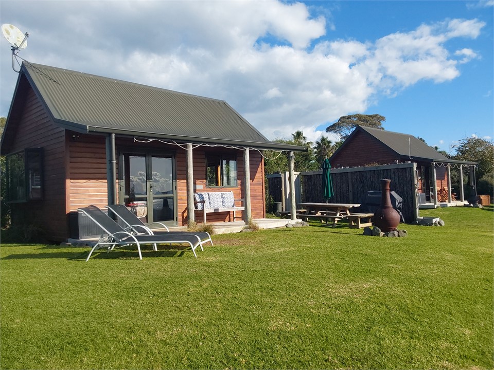 Pahoia Beachside Cabins