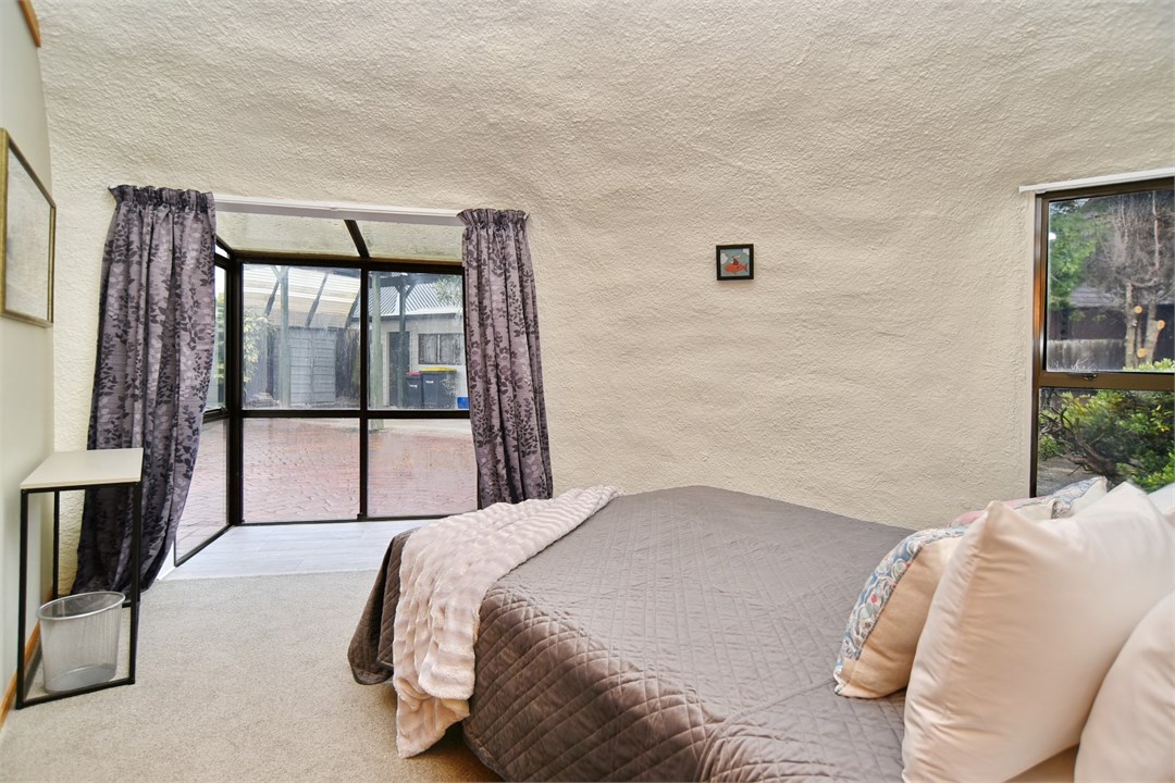 Bedroom 1 has a King bed