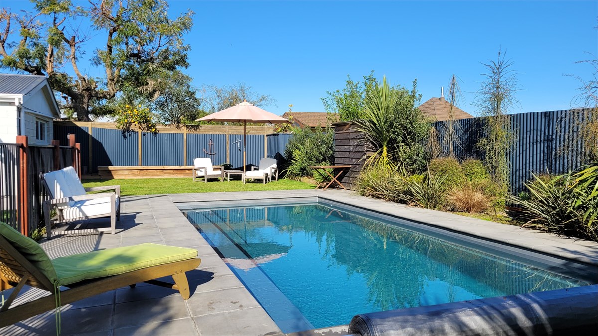 Pool Side in Richmond Newly available from 22/23 summer Richmond