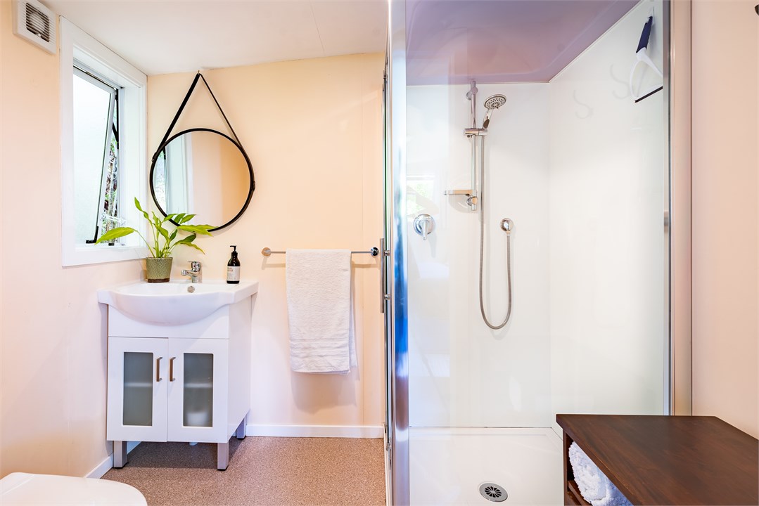 2 queen cabins have their own ensuites