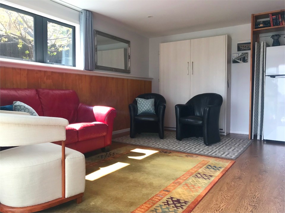 Lounge area - from the glass slider entrance