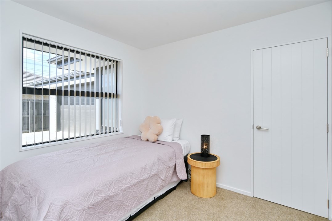 Bedroom 4 has a King Single and a trundler bed und