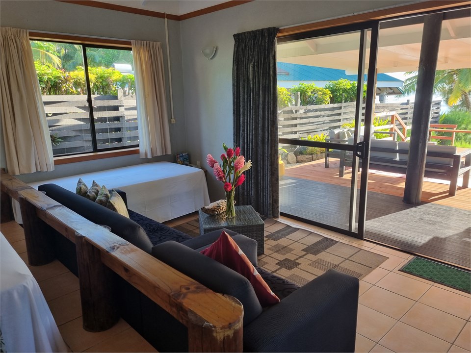 Beach Bungalow lounge area