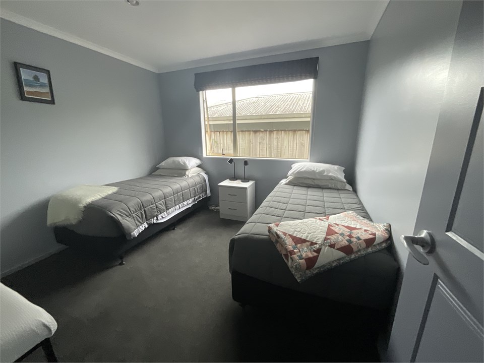 3rd bedroom Two single beds