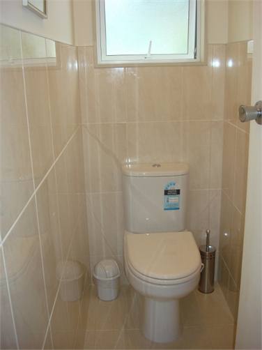 Guests toilet (separate)